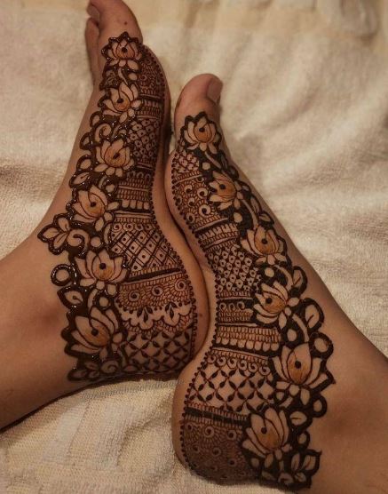 Feet Mehandi Design : पैरो मे लगाने के लिए देखें मेहंदी के ब्यूटीफूल डिज़ाइन 